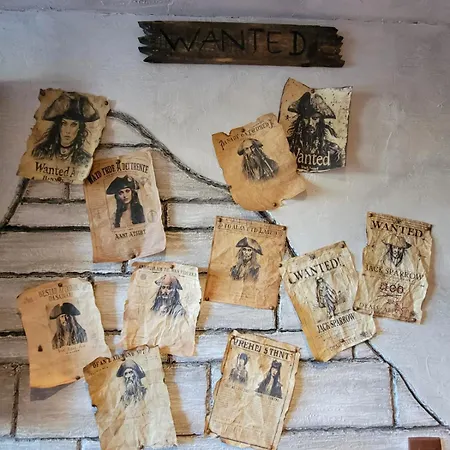 Le Repaire Des Pirates Logement Magique Sainte-Croix-en-Plaine Esterno foto